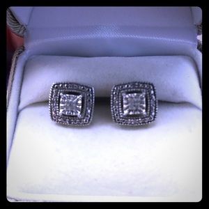 Sterling silver with diamonds square studs